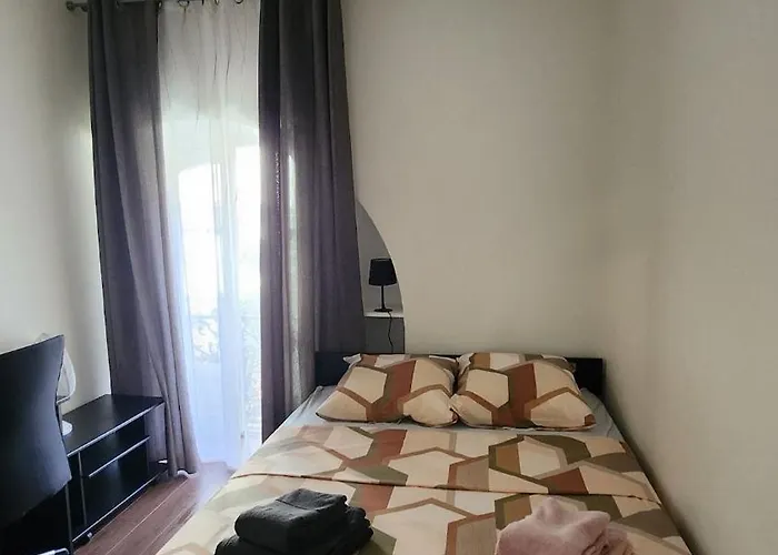 2-room Off The Apartment