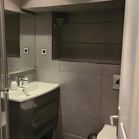 2-room Off The アパート