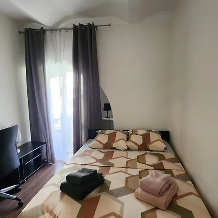 2-room Off The Lejlighed