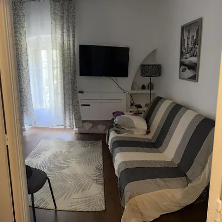 2-room Off The * Nizza