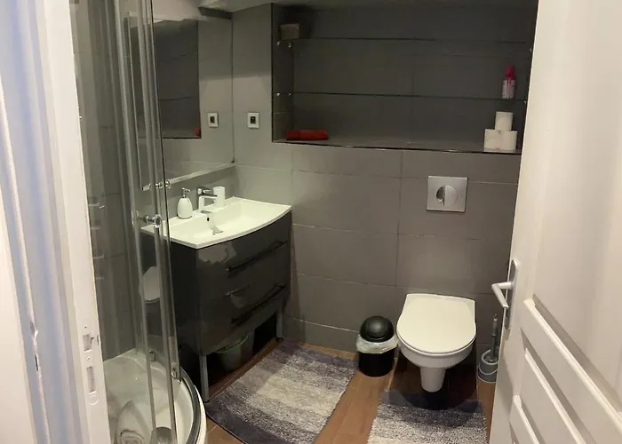 2-room Off The