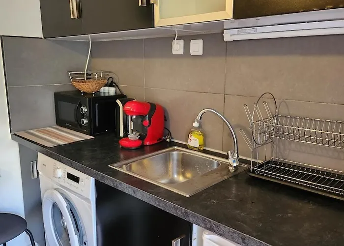 2-room Off The * Nizza